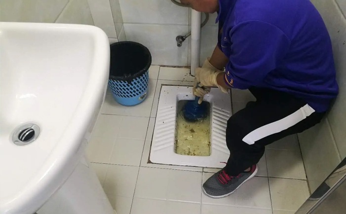 桑日疏通蹲坑